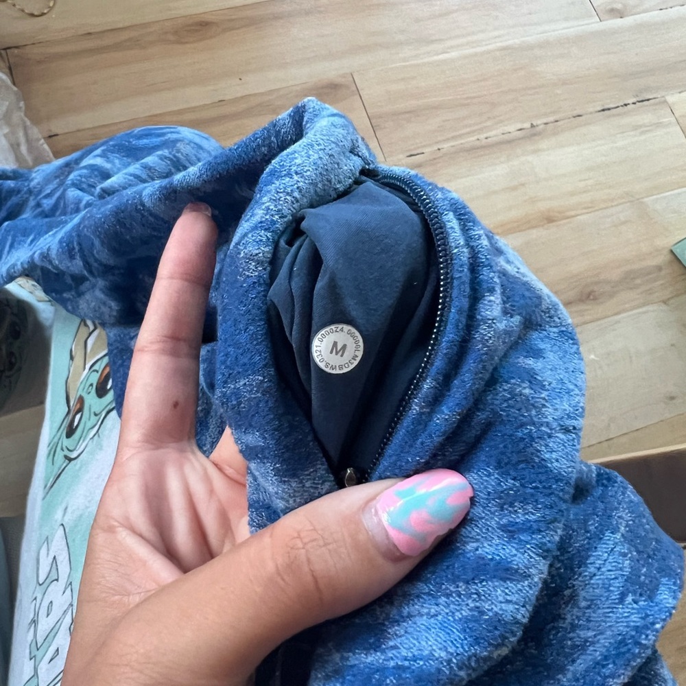 Lululemon jacket - Picture 4 of 4